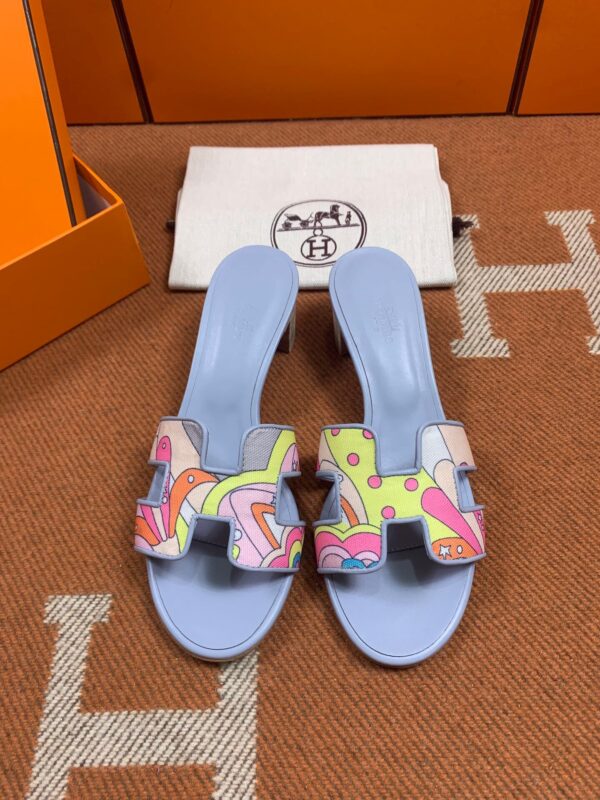 Hermes Oasis Sandals in Swift (Fully Handmade)