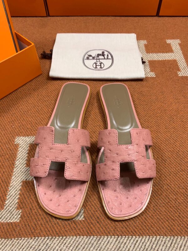 Hermes Sandals in Ostrich(Fully Handmade)