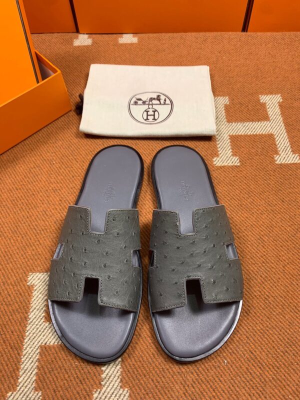 Hermes Sandals in Ostrich(Fully Handmade)