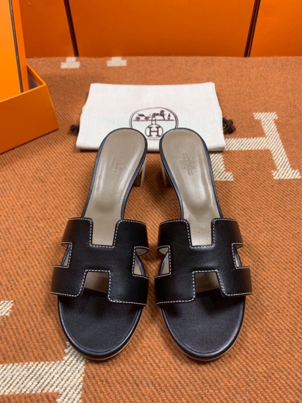 Hermes Oasis Sandals in Swift (Fully Handmade)