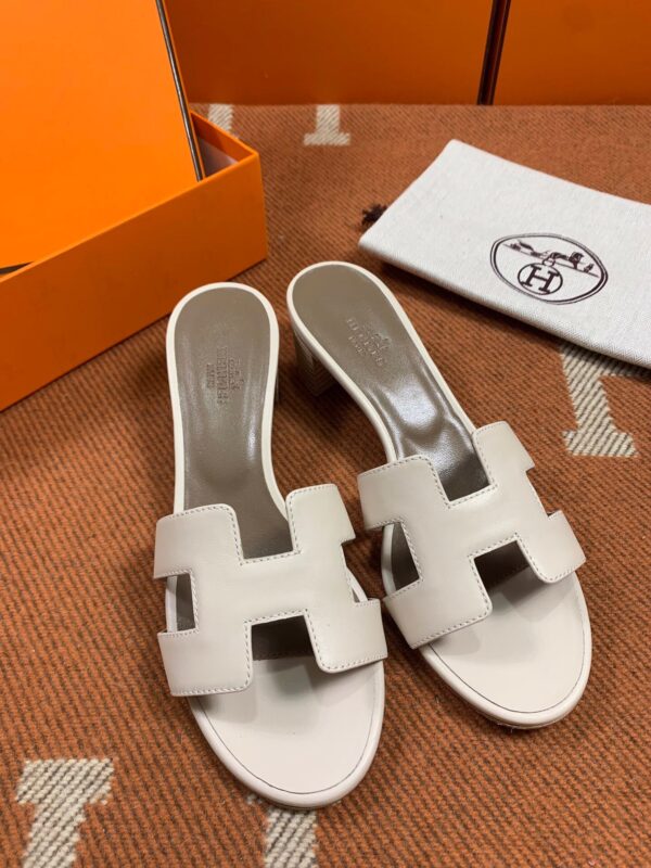 Hermes Oasis Sandals in Swift (Fully Handmade)