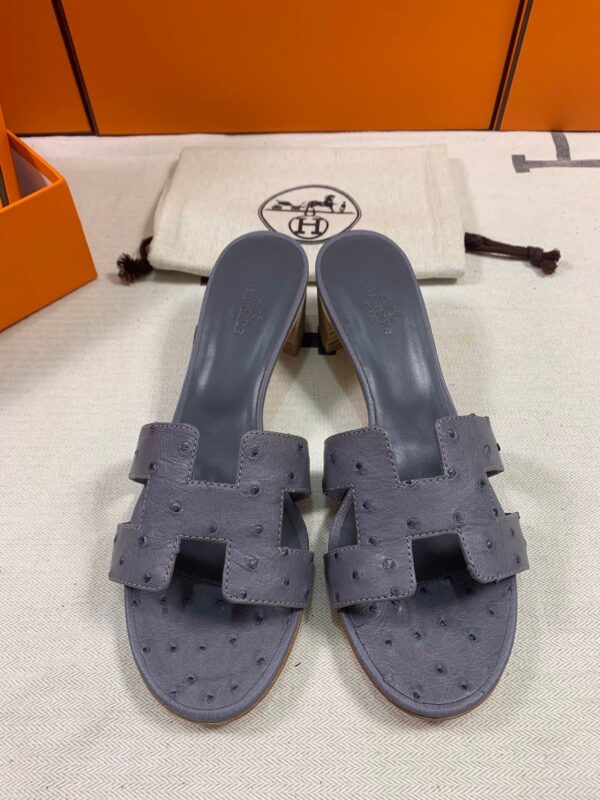 Hermes Oasis Sandals in Ostrich (Fully Handmade)