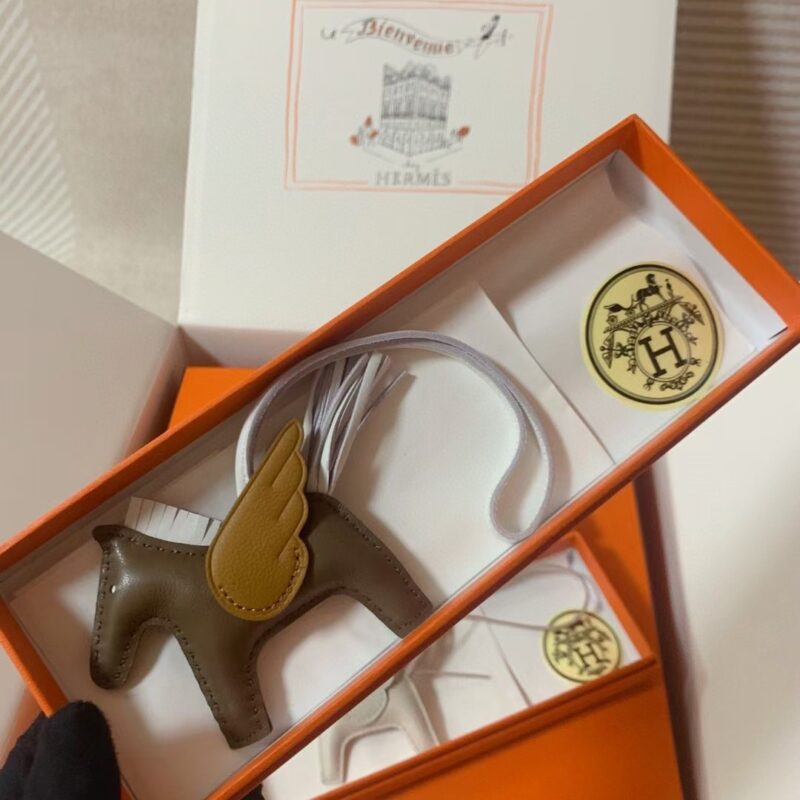 Hermes Rodeo PM Charm Milo Lambskin in Chocolat/Alezan/Craie