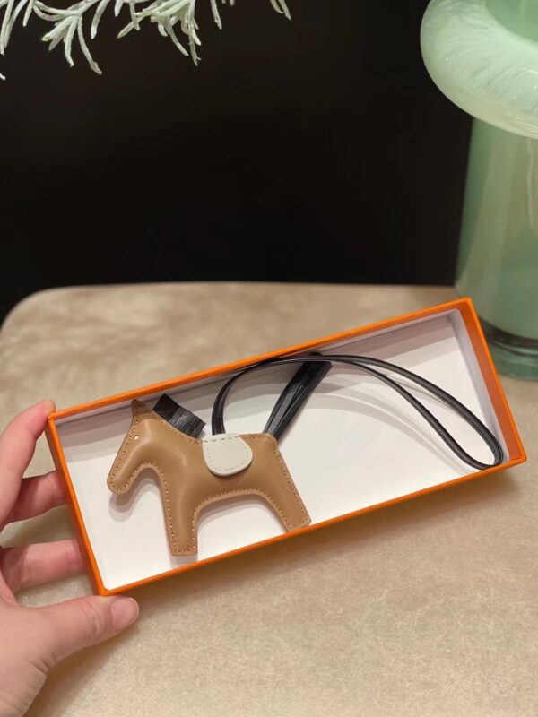 Hermes Rodeo PM Charm Milo Lambskin in Etoupe/ Noir/Craie