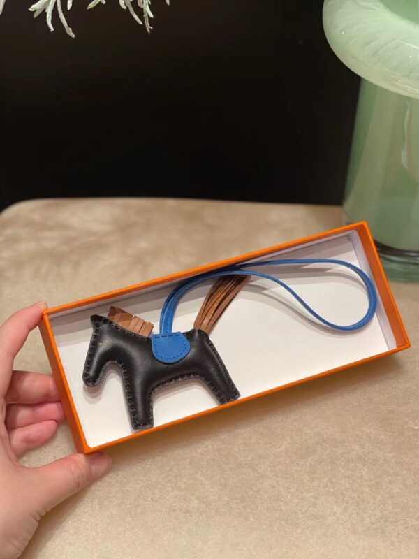 Hermes Rodeo PM Charm Milo Lambskin in Noir/Alezan/Mykonos