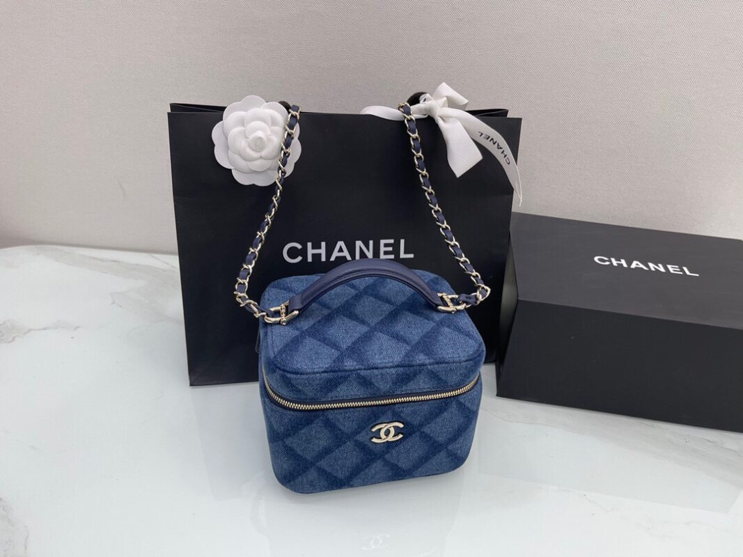 Chanel Vanity with Chain 15×11.5x12cm
