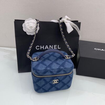 Chanel Vanity with Chain 15x11.5x12cm