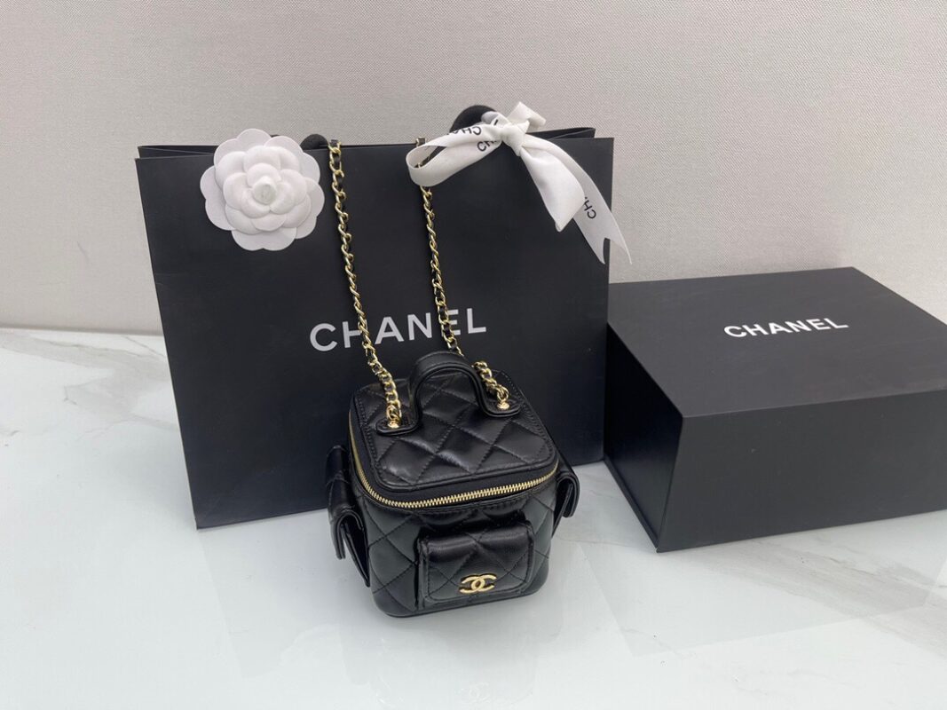 Chanel Small Vanity with Chain 8.5x11x7cm