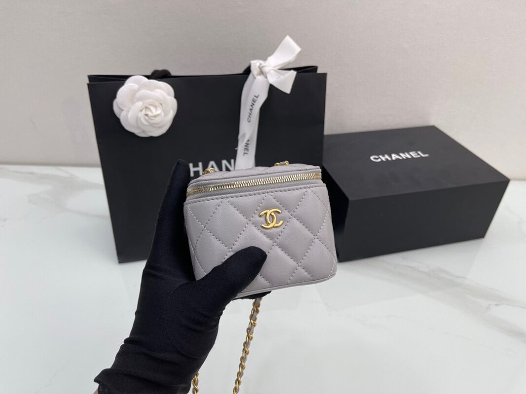 Chanel Small Vanity with Chain 8.5x11x7cm