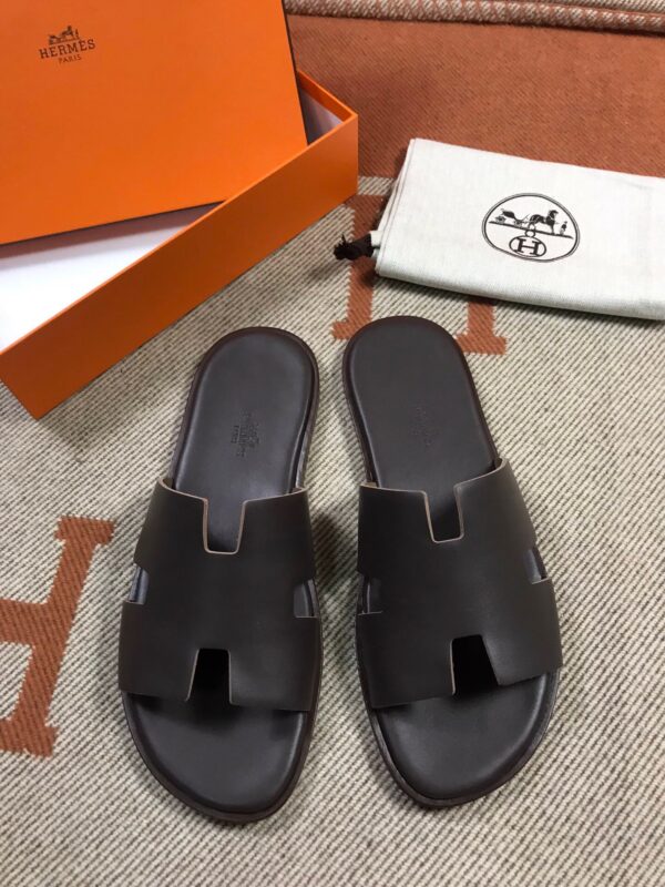 Hermes Men’s Sandals in Swift (Fully Handmade)