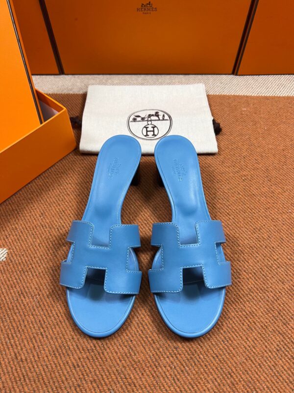 Hermes Oasis Sandals in Swift (Fully Handmade)