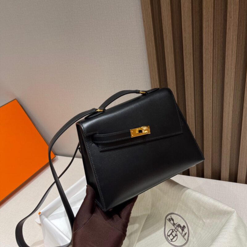 Kelly Desordre in Black Box GHW