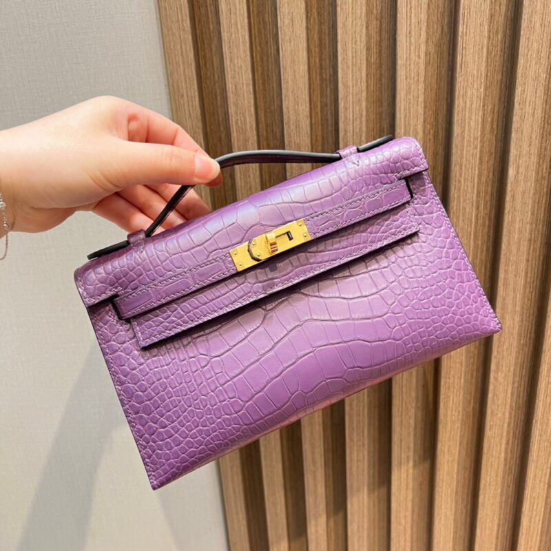 Kelly Pochette Matte American Alligator in Purple