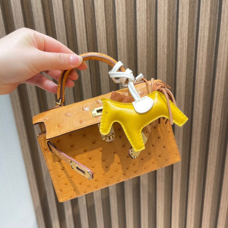 Kelly Pochette Ostrich in Saffron