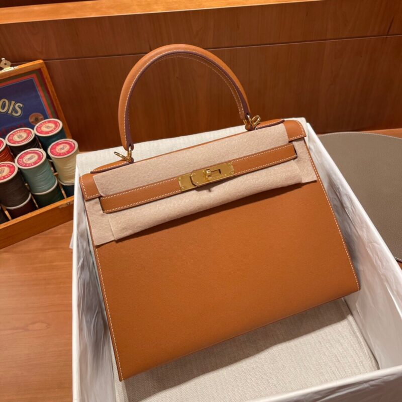 Kelly 28 Madame Epsom