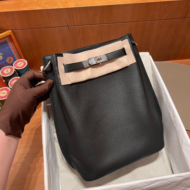 Kelly Ado in Black Clemence