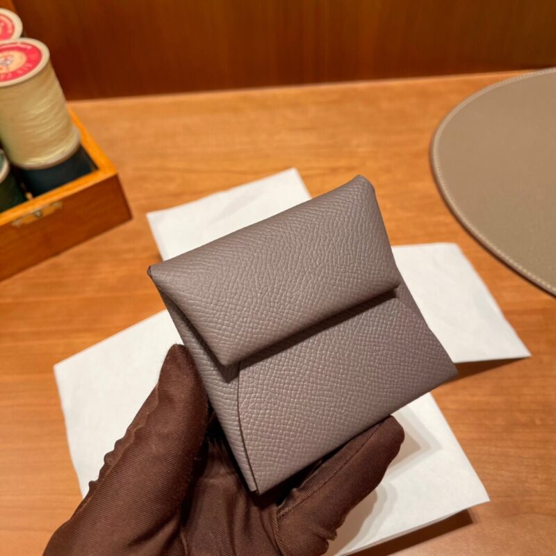 Small Purse 37 Gray Classic Epsom Leather Coin