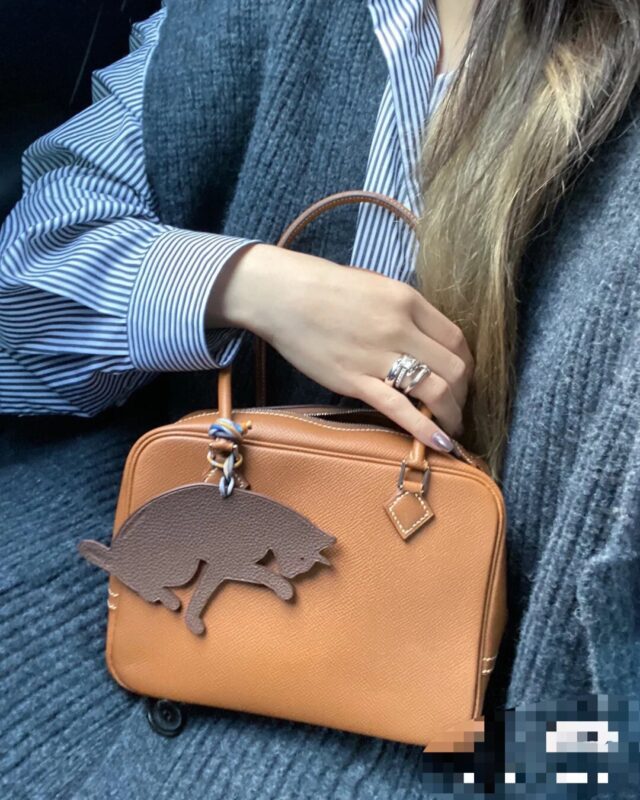 Plume 20 Epsom in Golden Brown