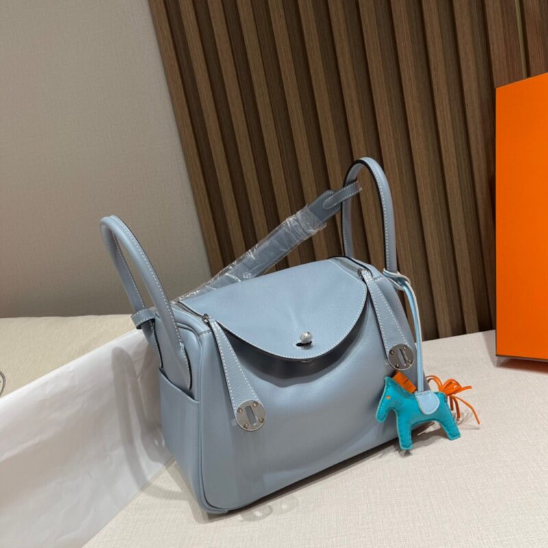 Lindy 26 Evercolor in Bleu Lin