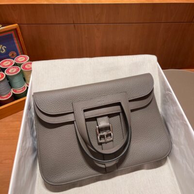 Halzan 31 Clemence in Etain