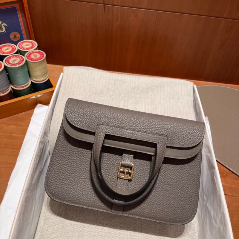 Halzan 25 Clemence Etain