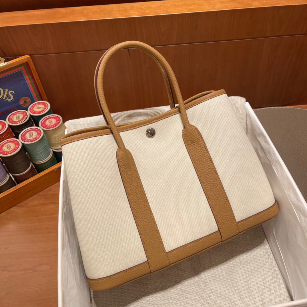 img_6347 Garden Party 30 Canvas&Biscuit Negonda - Image 1