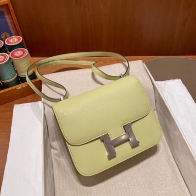 Constance 18 Chevre Mysore in Jaune Poussin