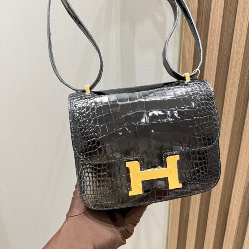 Constance 18 American Croco Noir