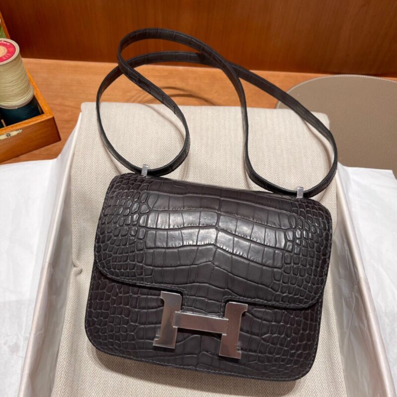 Constance 18 American Croco Gray Graphite