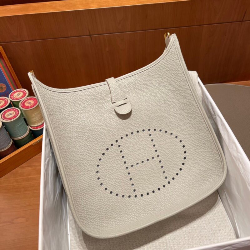 Evelyne 29 Clemence in Nata