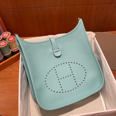 Evelyne 29 Clemence in Bleu Atoll