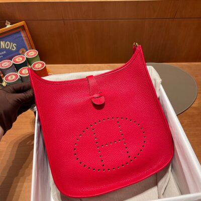 Evelyne 29 Clemence Red Rouge Casaque