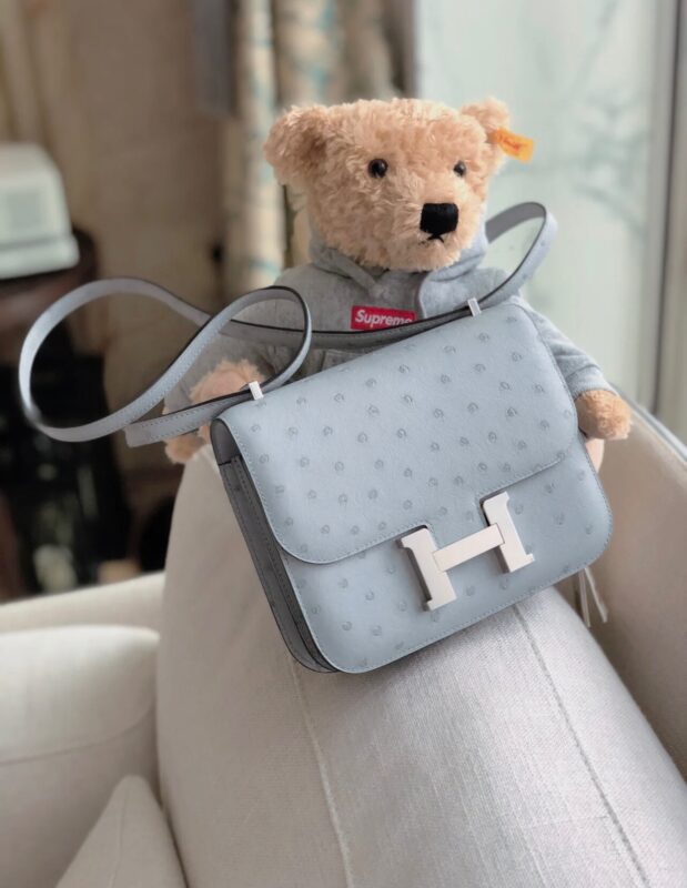 Constance 18 Ostrich in Gris Perle