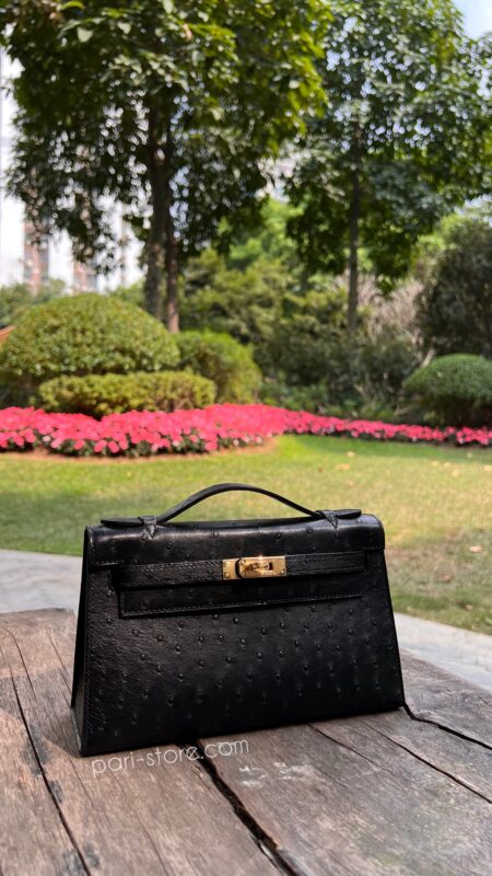 Kelly Pochette Ostrich in Black