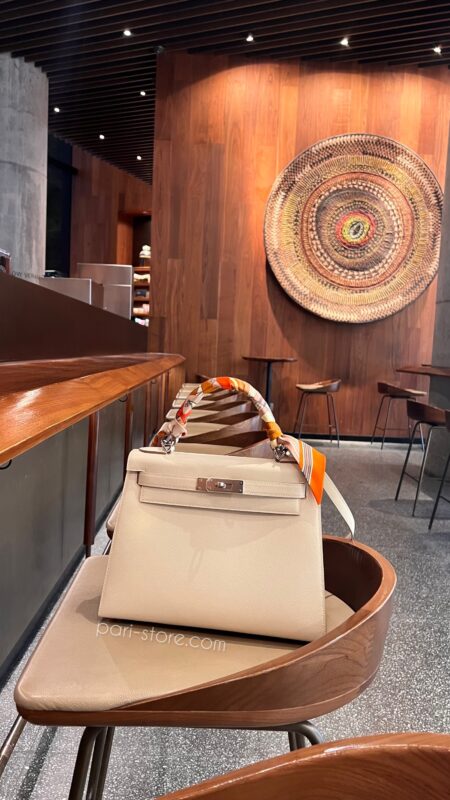 Kelly 25 Epsom in Craie