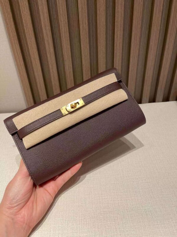 Kelly To Go Wallet in Chocolat Epsom