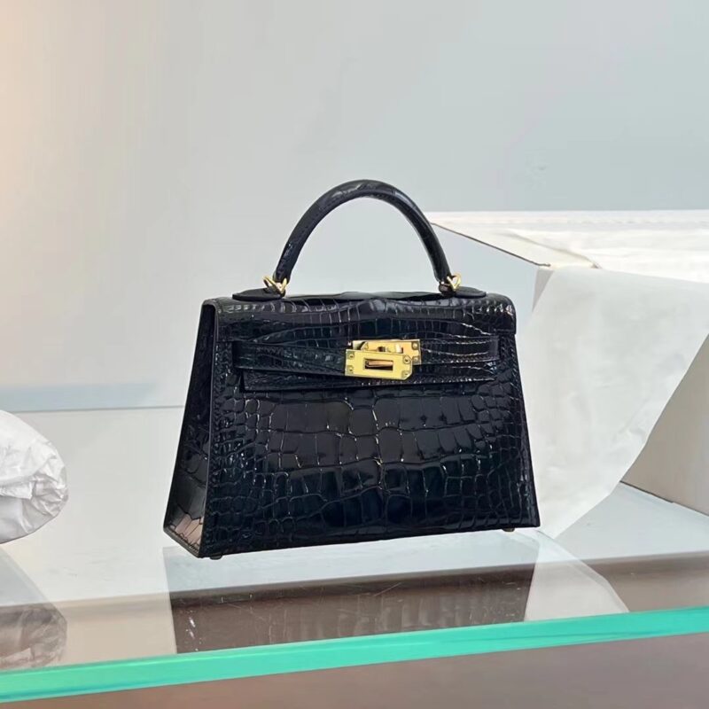 Mini Kelly Crocodile in Noir