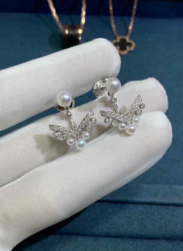 V Pearl Stud Earrings, White Gold