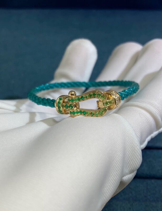 Medium Horseshoe Clasp Bracelet, Yellow Gold