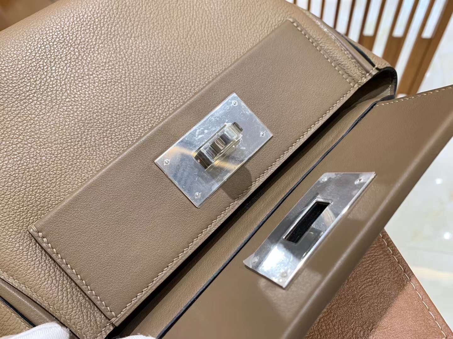 img_1990 Mini 24/24 - Image 1