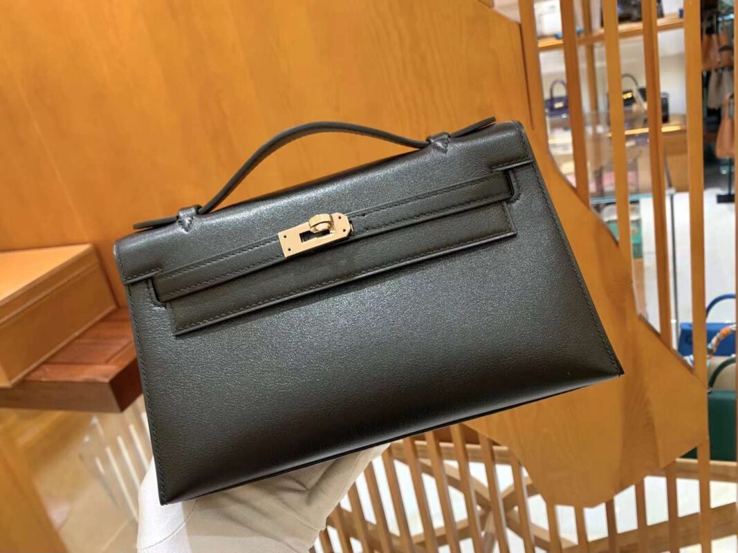 Kelly Pochette Swift Noir