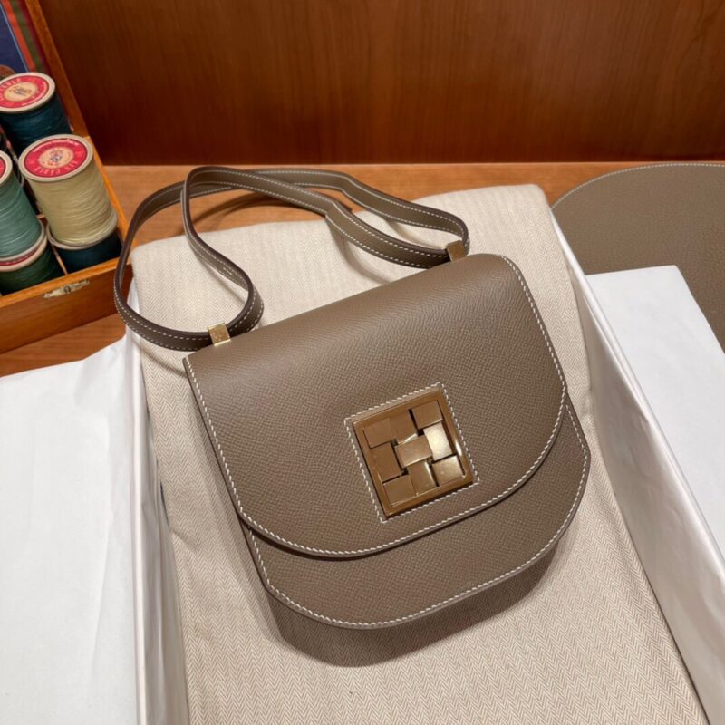 Mosaique Au 24  Epsom