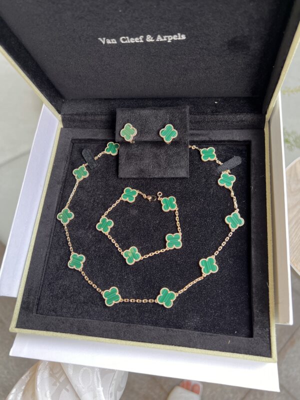 Van Cleef&Arpel Alhambra Necklace