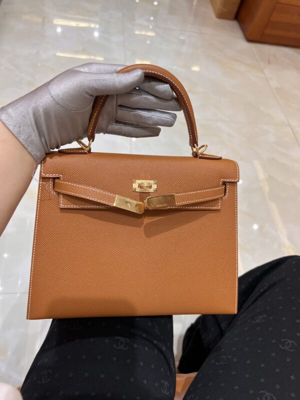 Kelly 25 in Golden Brown Epsom