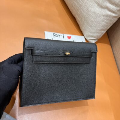 Kelly Danse in Black Evercolor