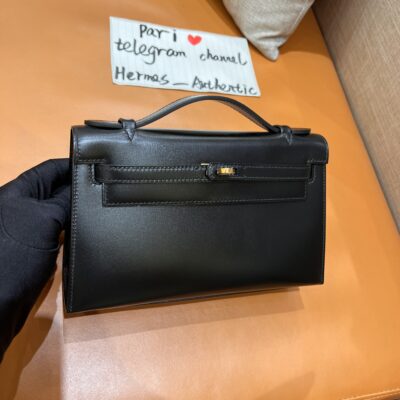 Kelly Pochette in Black Swift