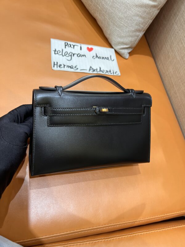 Kelly Pochette in Black Swift