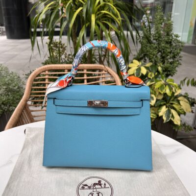 Kelly 25 in Blue Epsom