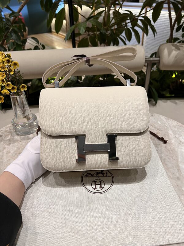 Constance 18 in Craie Epsom