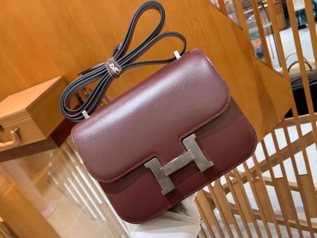 Constance 18 Box in Burgundy